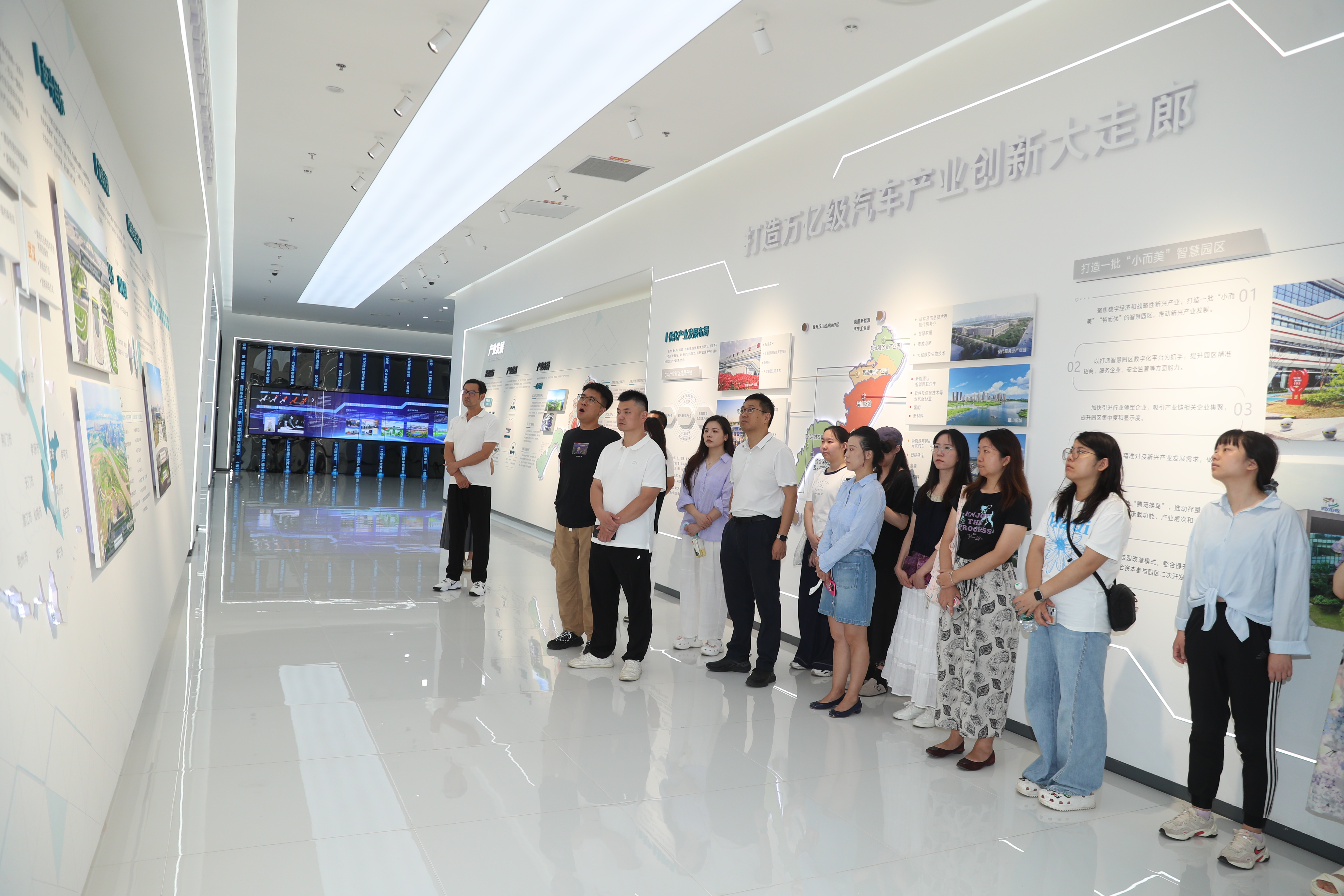探尋工業(yè)文明 感受車谷魅力 | 集團(tuán)職工參觀中國車谷展示中心