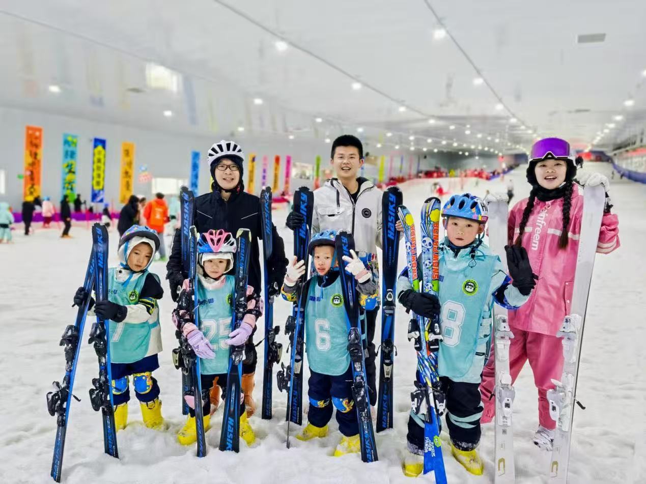 【陽光體育】武體輪滑暑假清涼一夏，趣谷雪場雙板親子滑雪一日游（報名中）