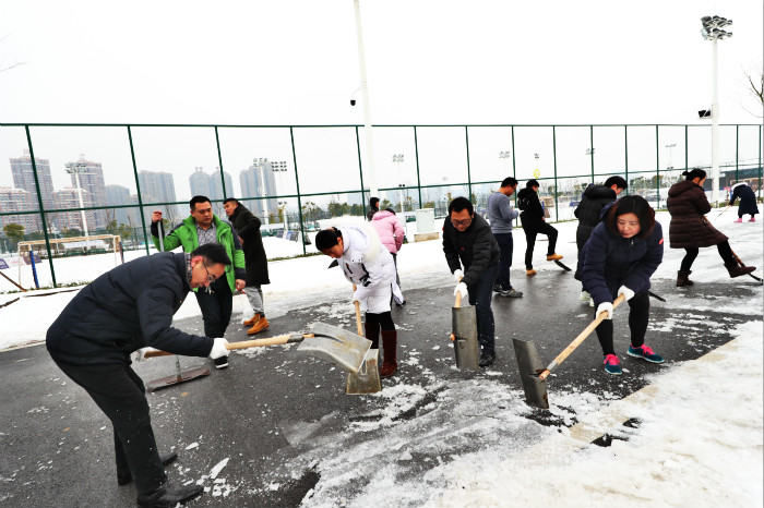 一場(chǎng)雪，體育中心美得不要不要的 但最美的風(fēng)景還是他們(圖5)