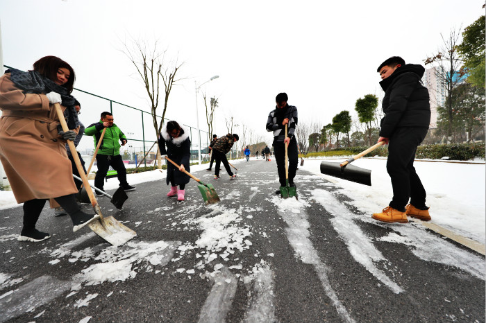 一場(chǎng)雪，體育中心美得不要不要的 但最美的風(fēng)景還是他們(圖12)