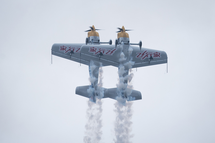 空中F1車都展翅！